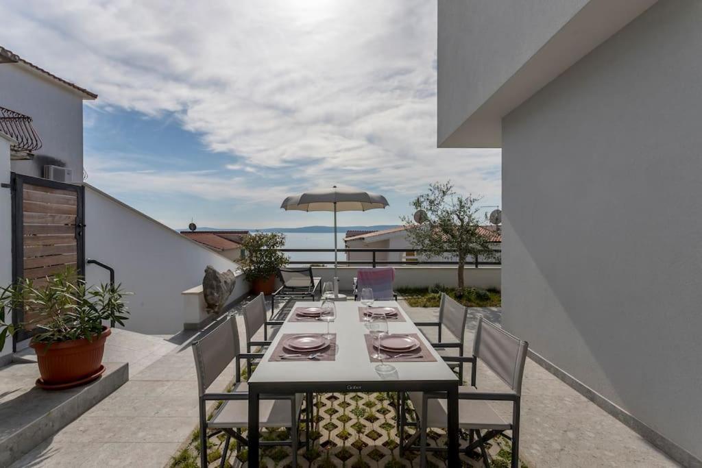 Holiday Home Lolina,Sea On A Palm! Heated Pool トロギール エクステリア 写真