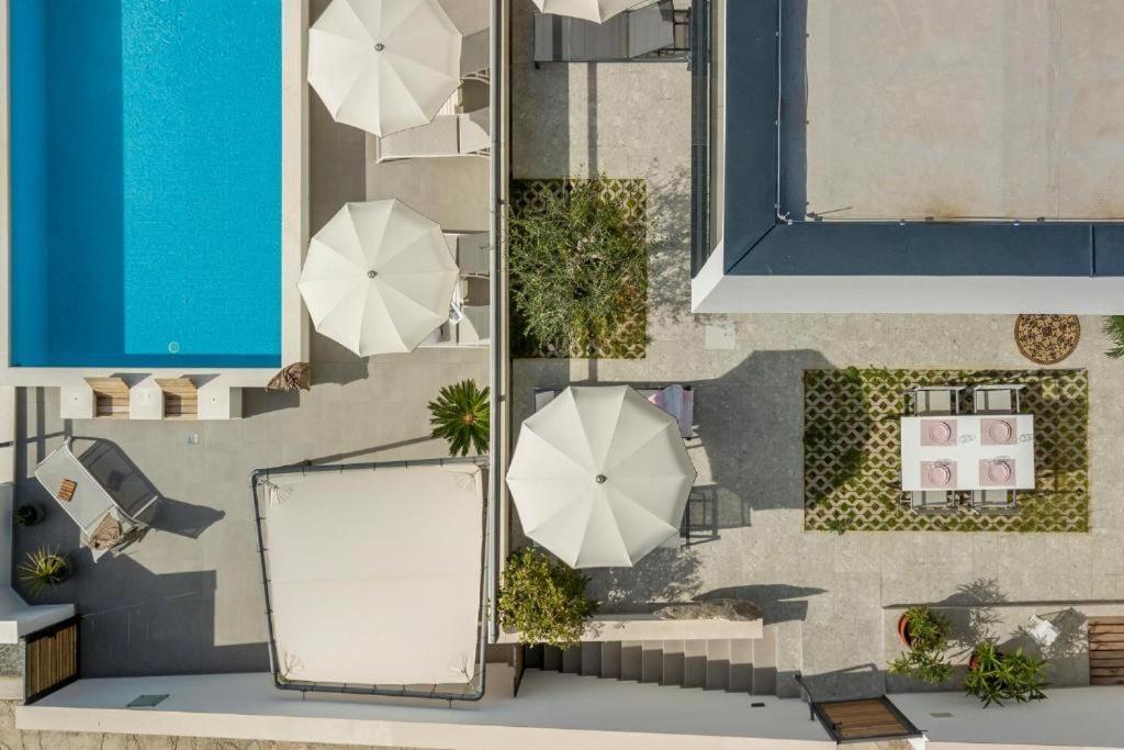 Holiday Home Lolina,Sea On A Palm! Heated Pool トロギール エクステリア 写真